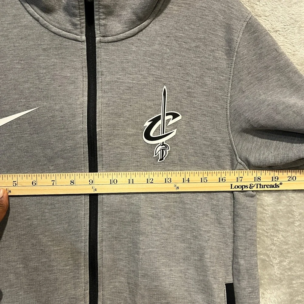 Nike Cleveland Cavaliers Hoodie Mens Small Gray NBA Showtime Dri-FIT 940868-032